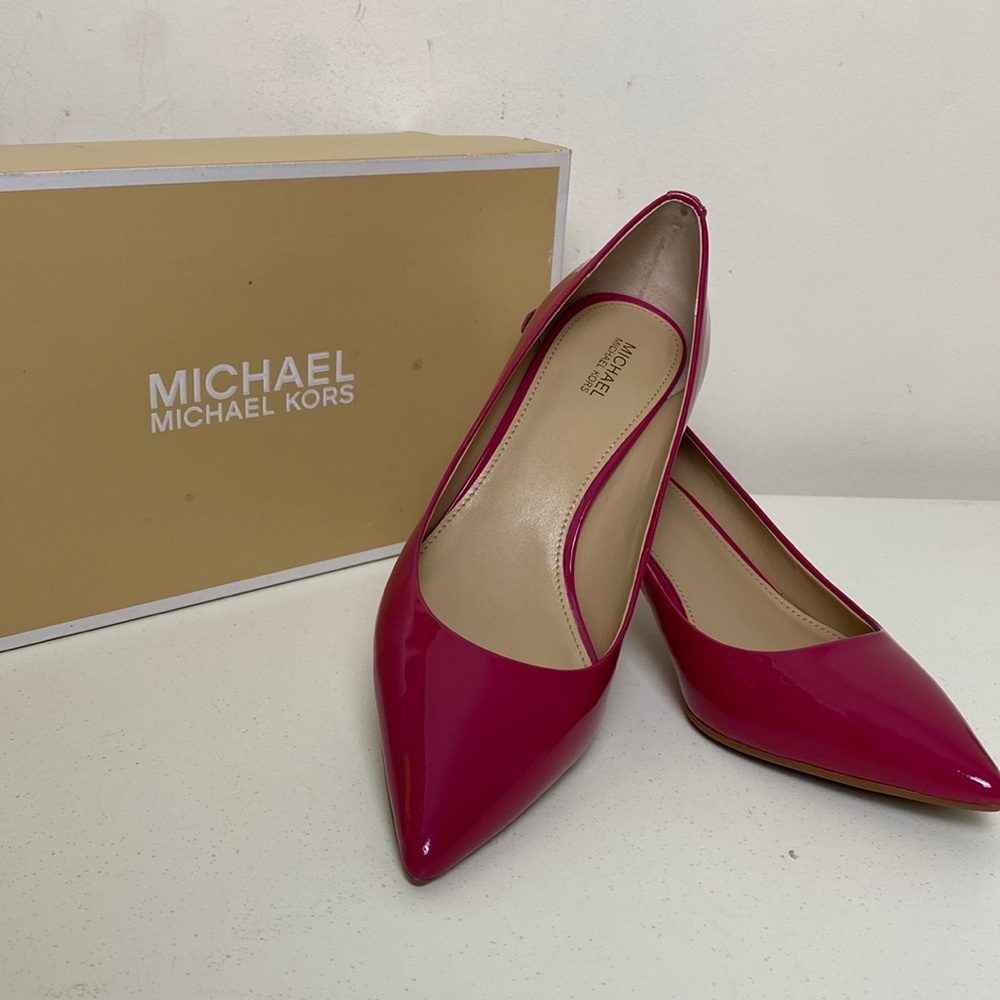 MICHAEL Michael Kors kitten pump.